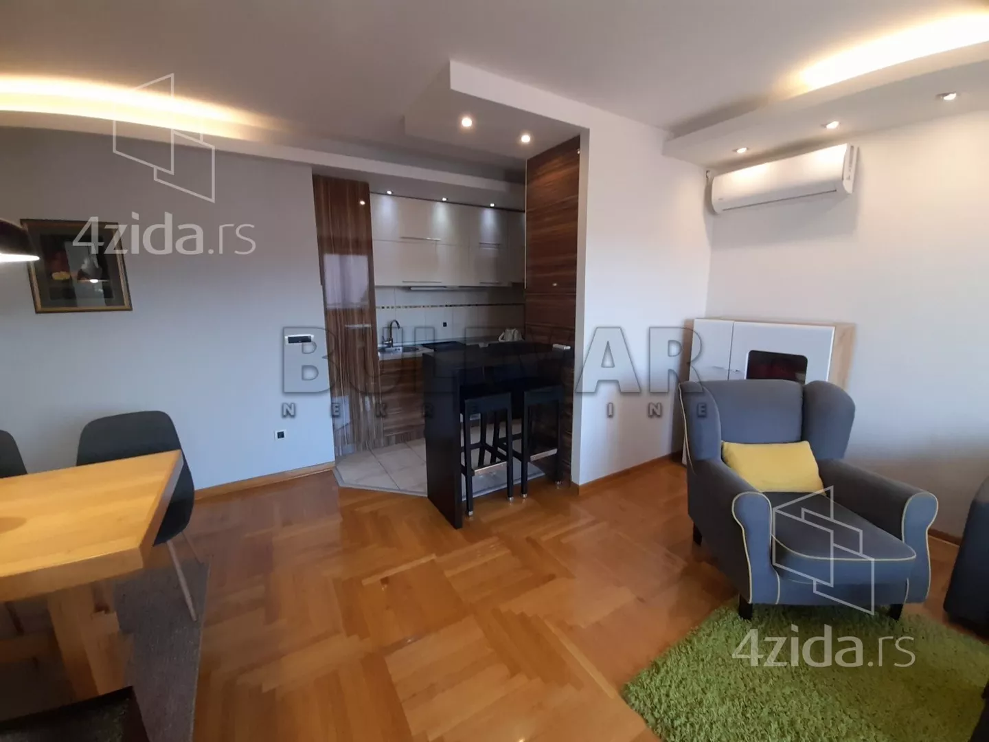 Dvoiposoban stan | 4zida