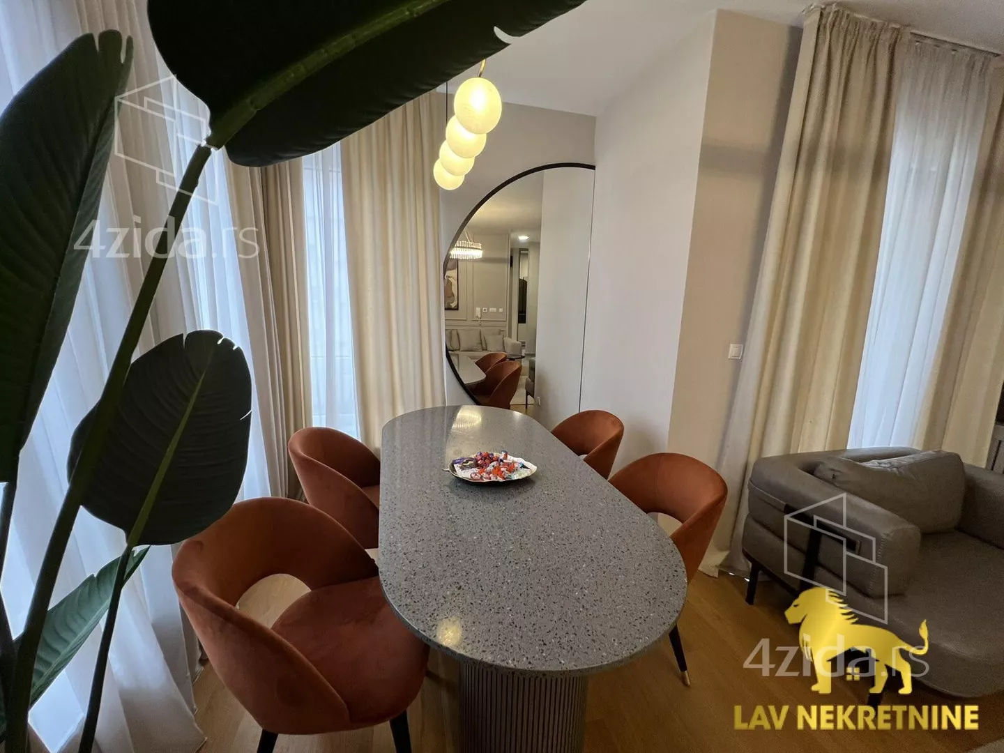 Troiposoban stan | 4zida