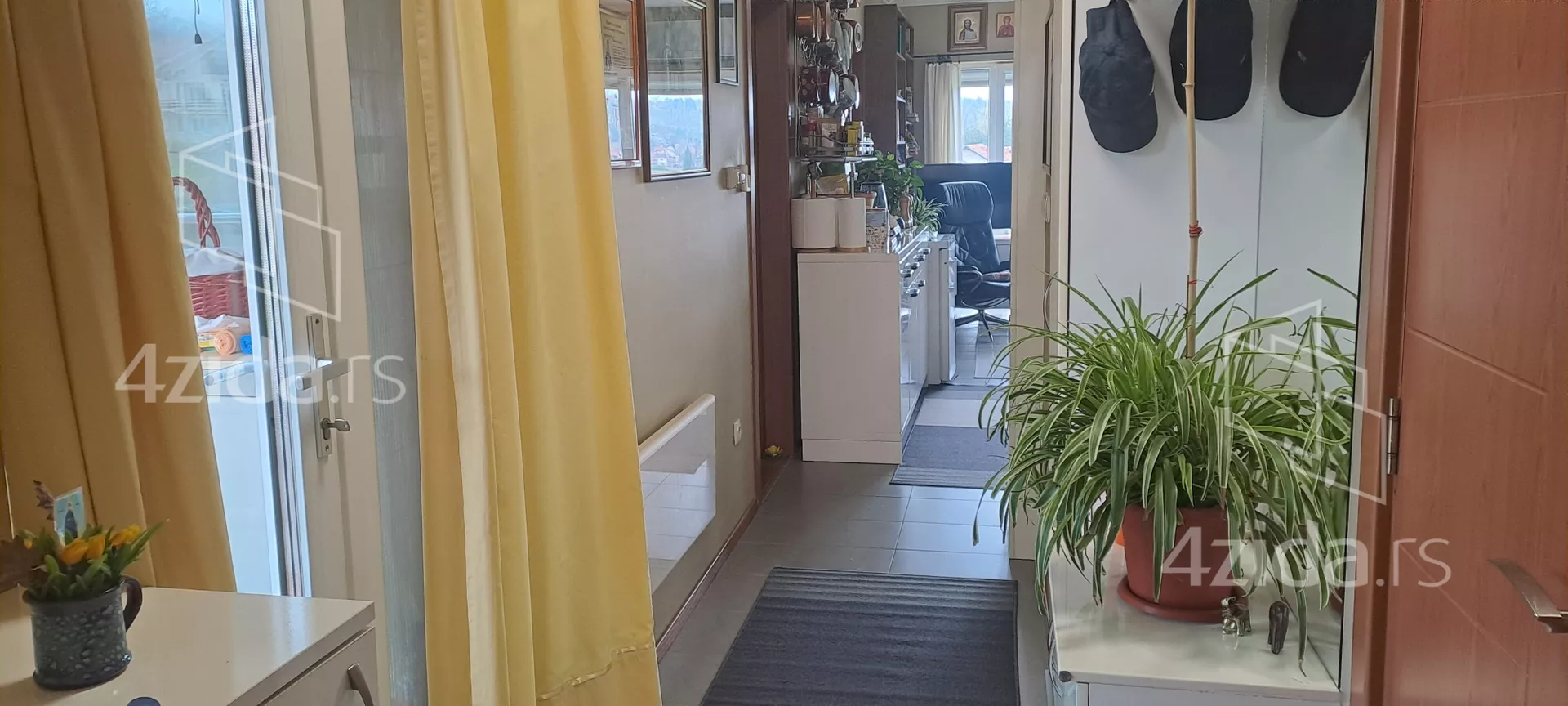 Dvoiposoban stan | 4zida