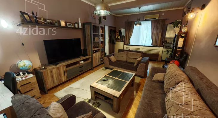 Troiposoban stan | 4zida