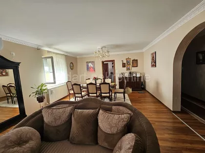 Stari Banovci | 4zida.rs