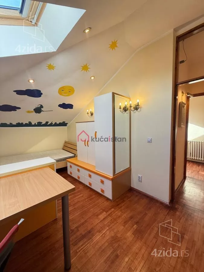 Petosoban stan | 4zida