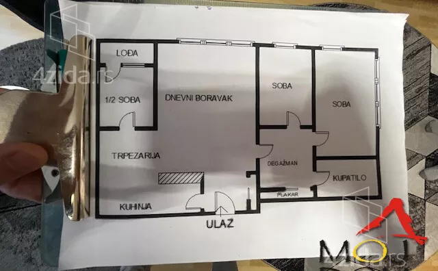 Troiposoban stan | 4zida