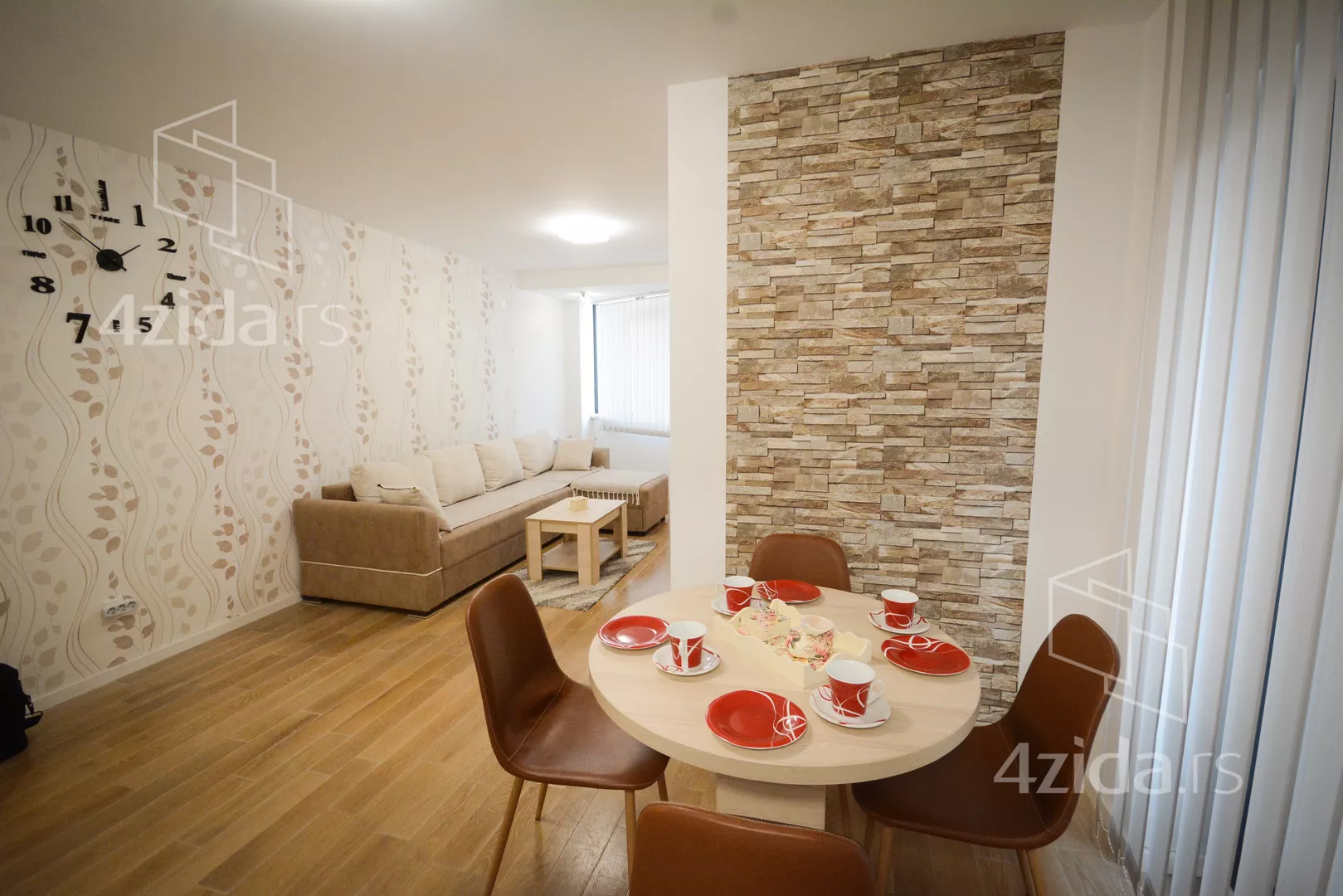 Jednoiposoban stan | 4zida