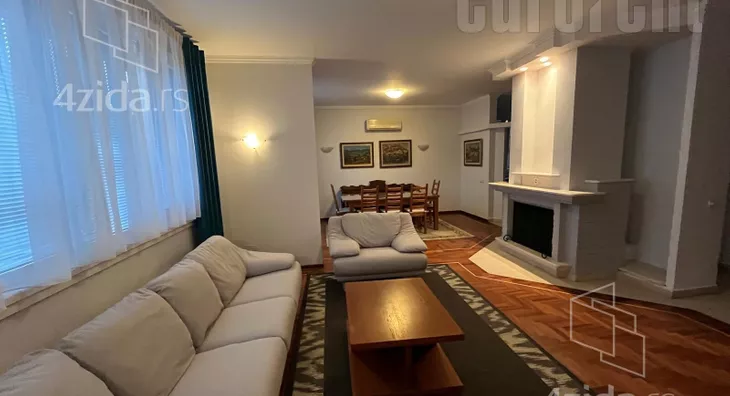 Četvoroiposoban stan | 4zida