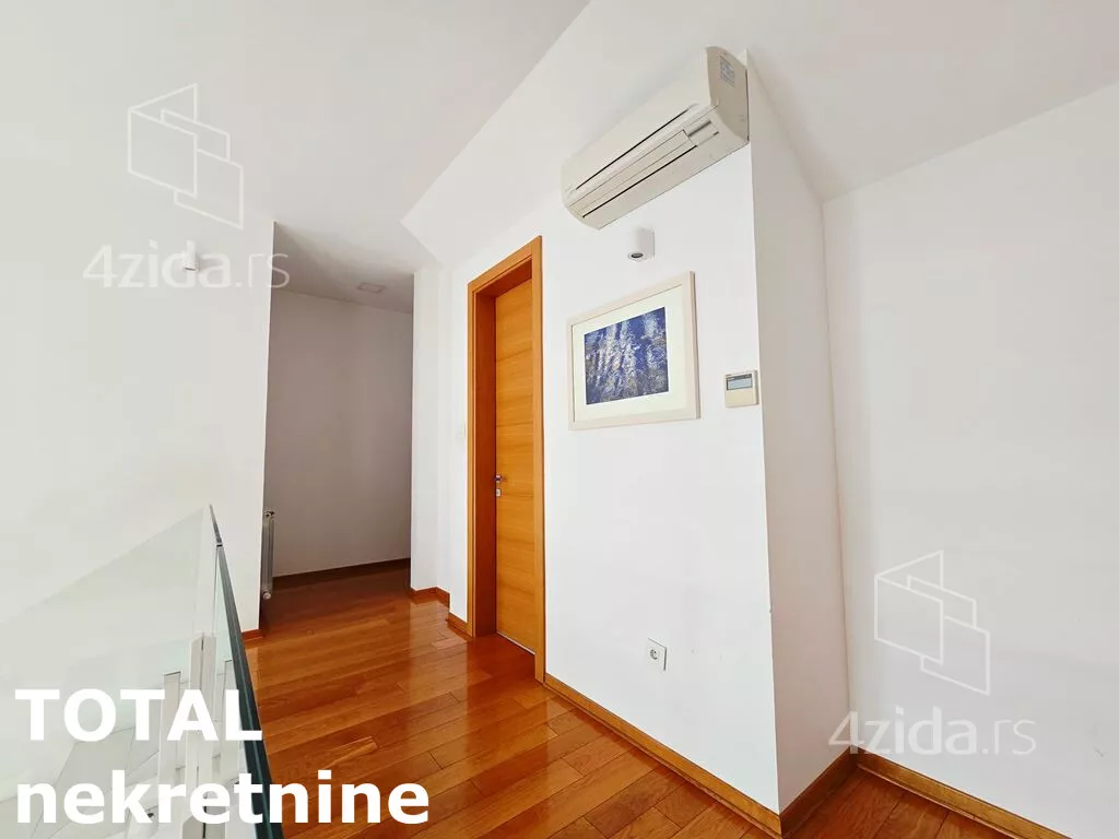 Sedmosoban stan | 4zida