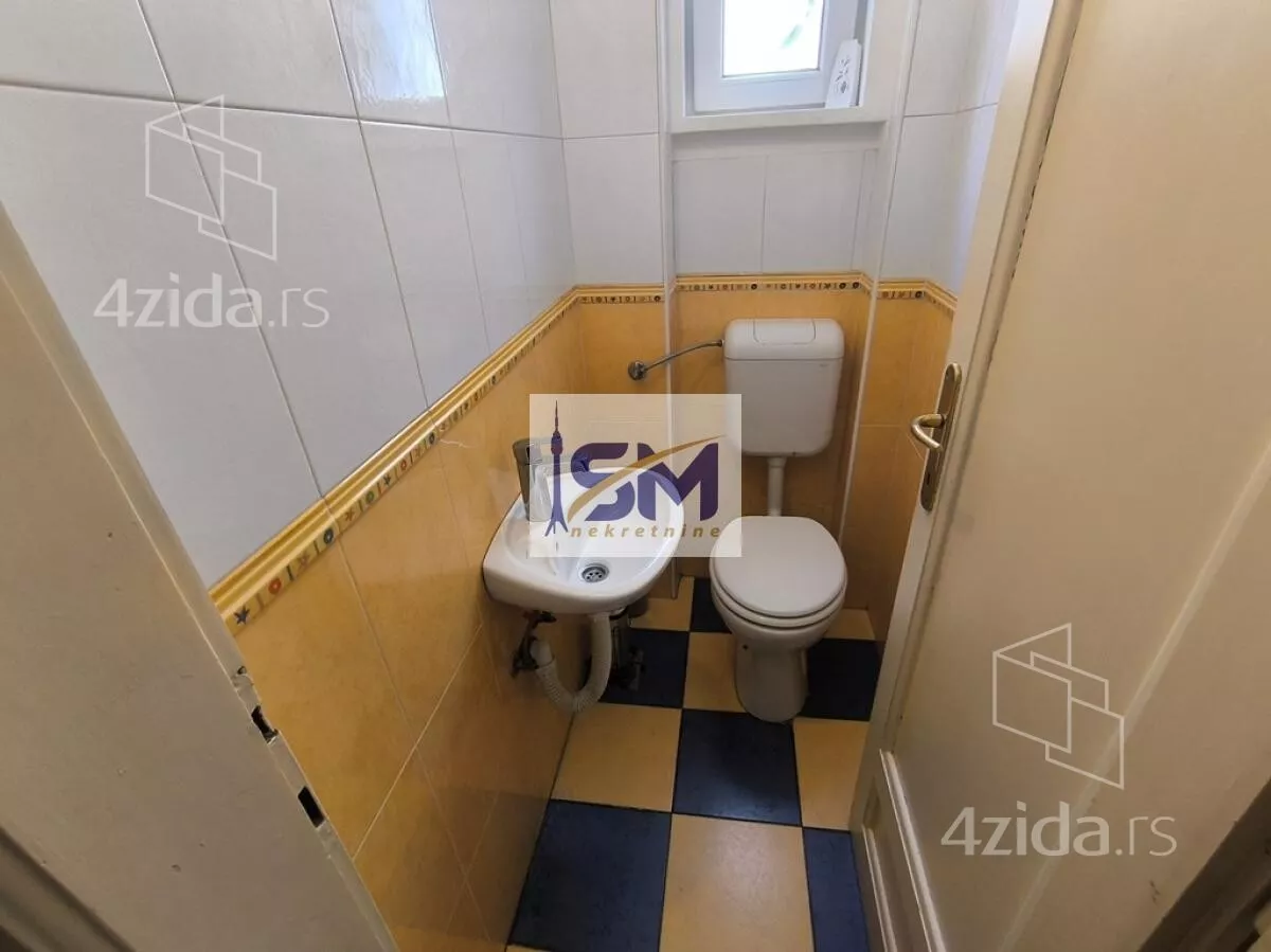 Četvoroiposoban stan | 4zida