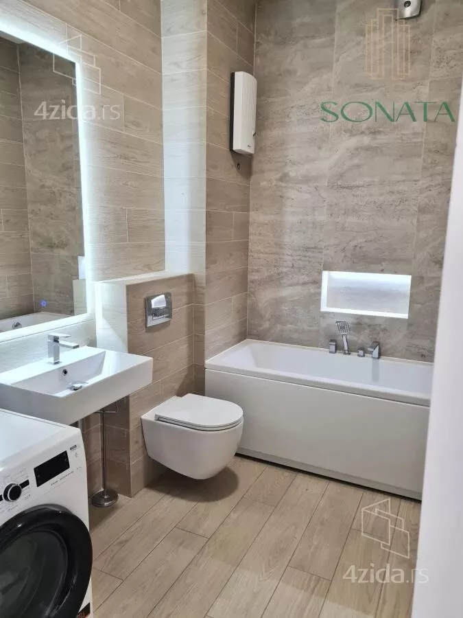 Šestosoban stan | 4zida