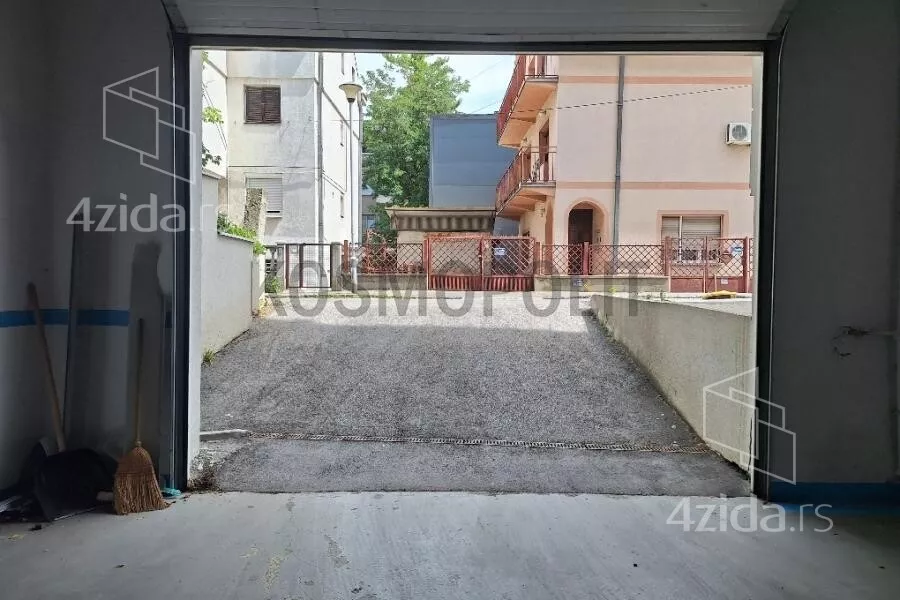 Garaža | 4zida