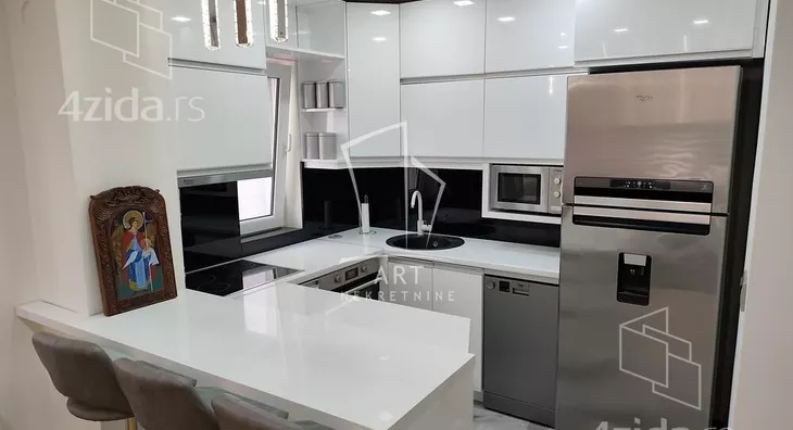 Petosoban stan | 4zida