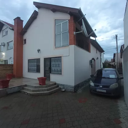 Jesenjinova 3 | 4zida.rs