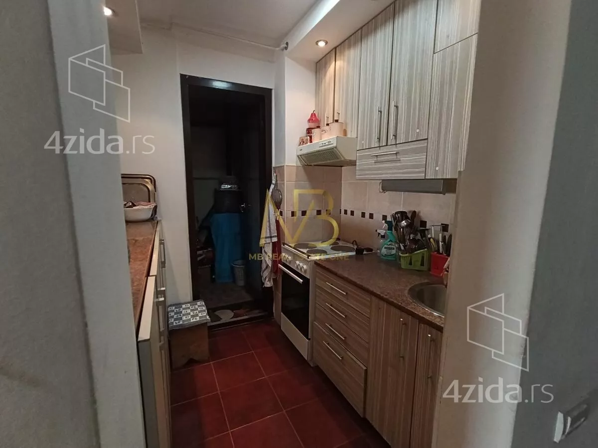 Četvoroiposoban stan | 4zida