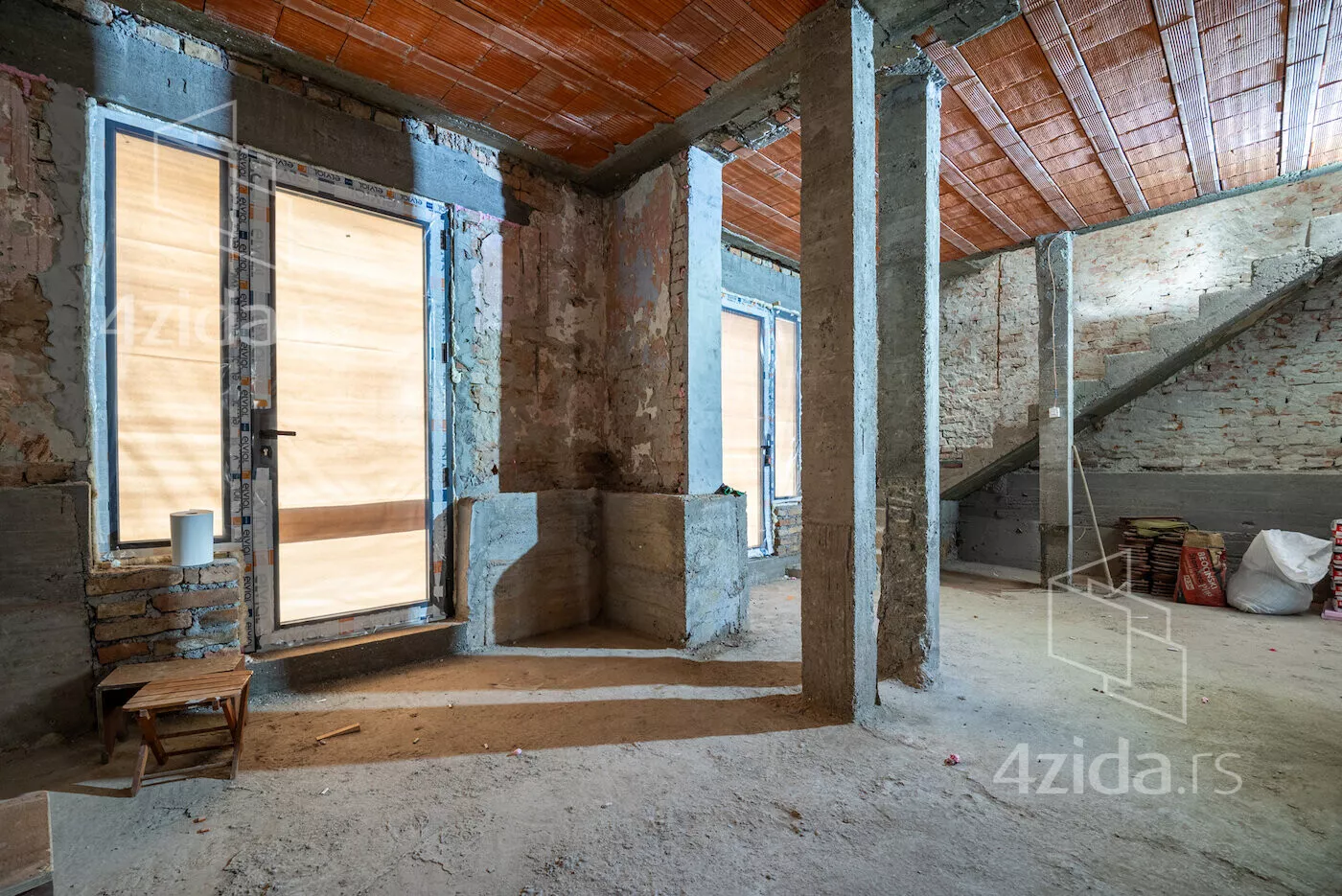 Poslovni prostor | 4zida