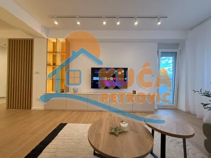 Cara Dušana | 4zida.rs