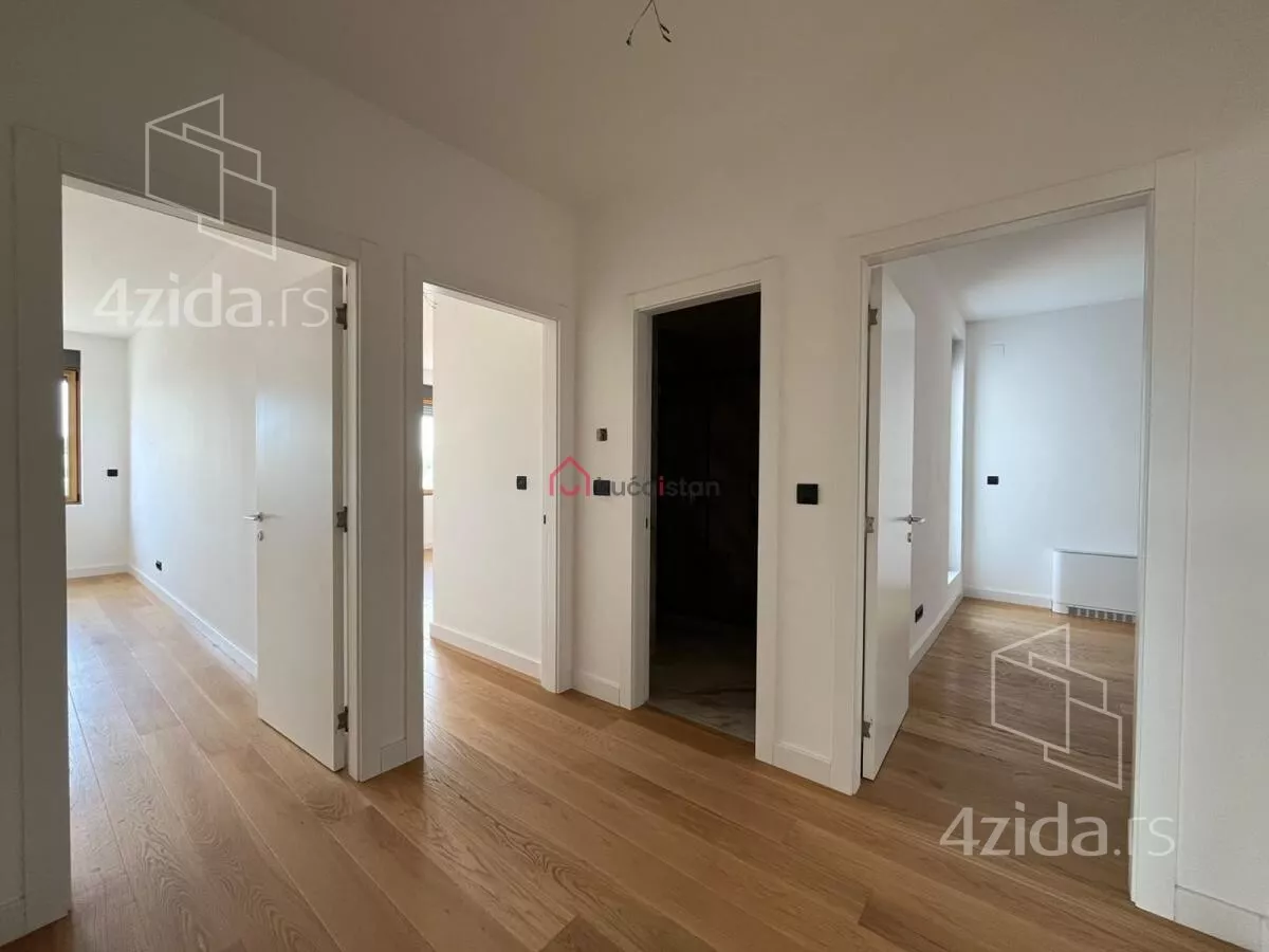 Šestosoban stan | 4zida