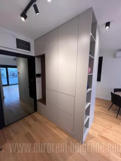 CRVENI KRST | 4zida.rs