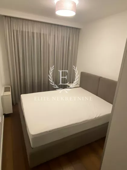 Hram Svetog Save | 4zida.rs