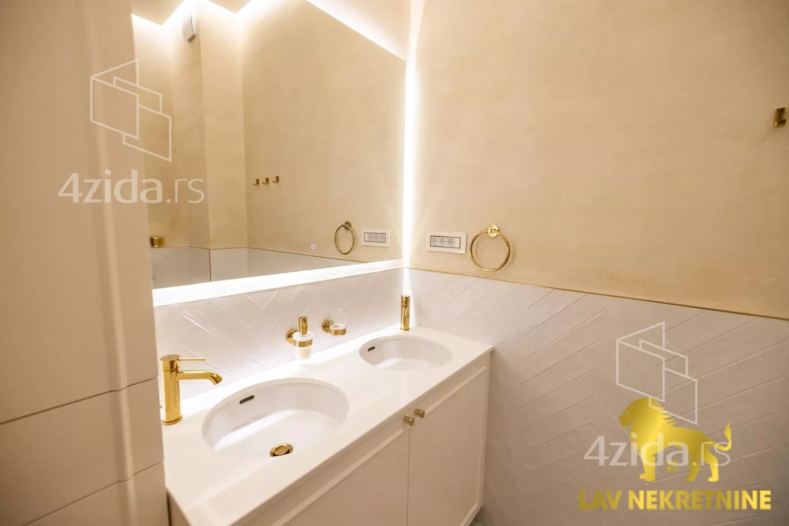 Petosoban stan | 4zida