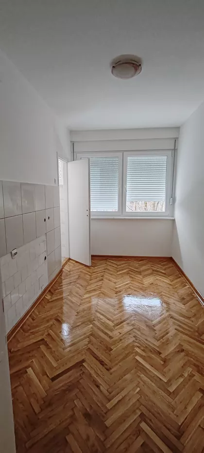 Omladinski Trg 6 | 4zida.rs