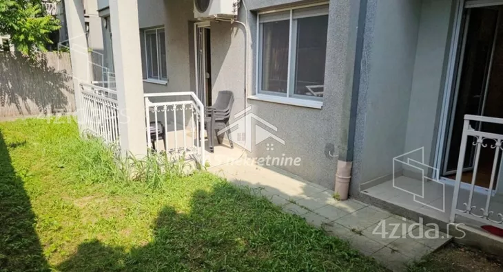 Četvoroiposoban stan | 4zida