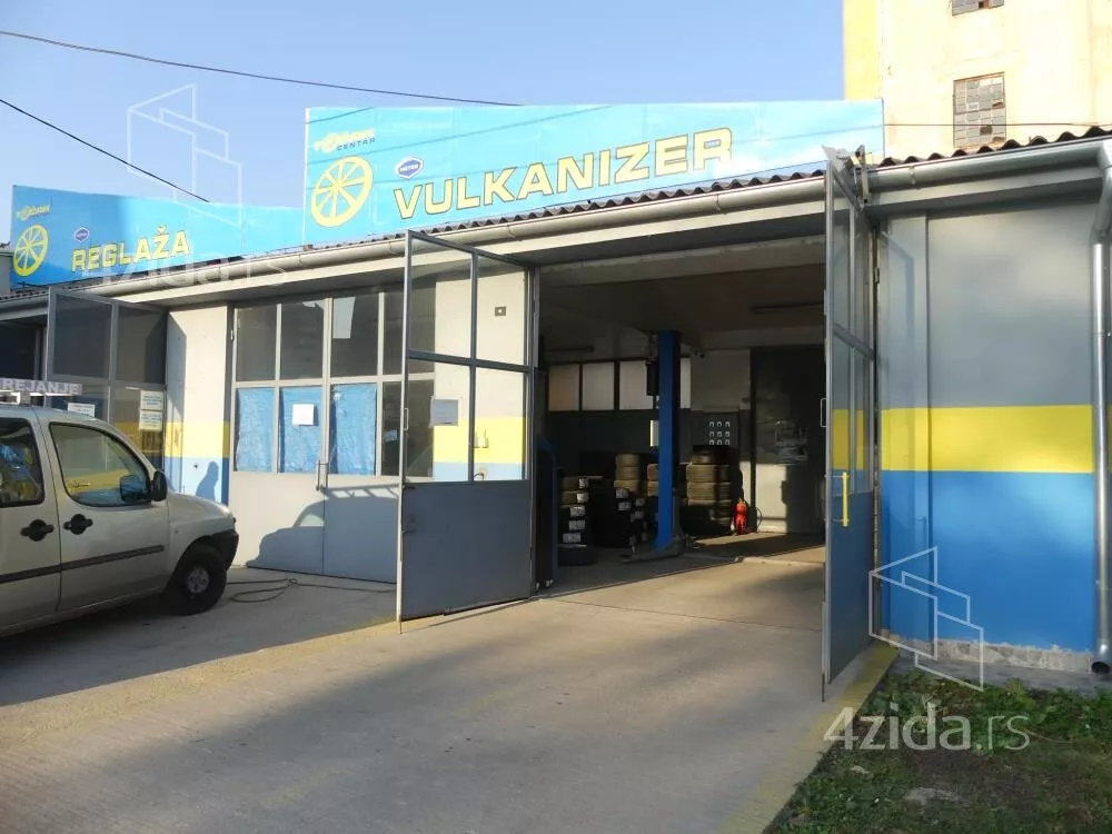 Poslovna zgrada | 4zida
