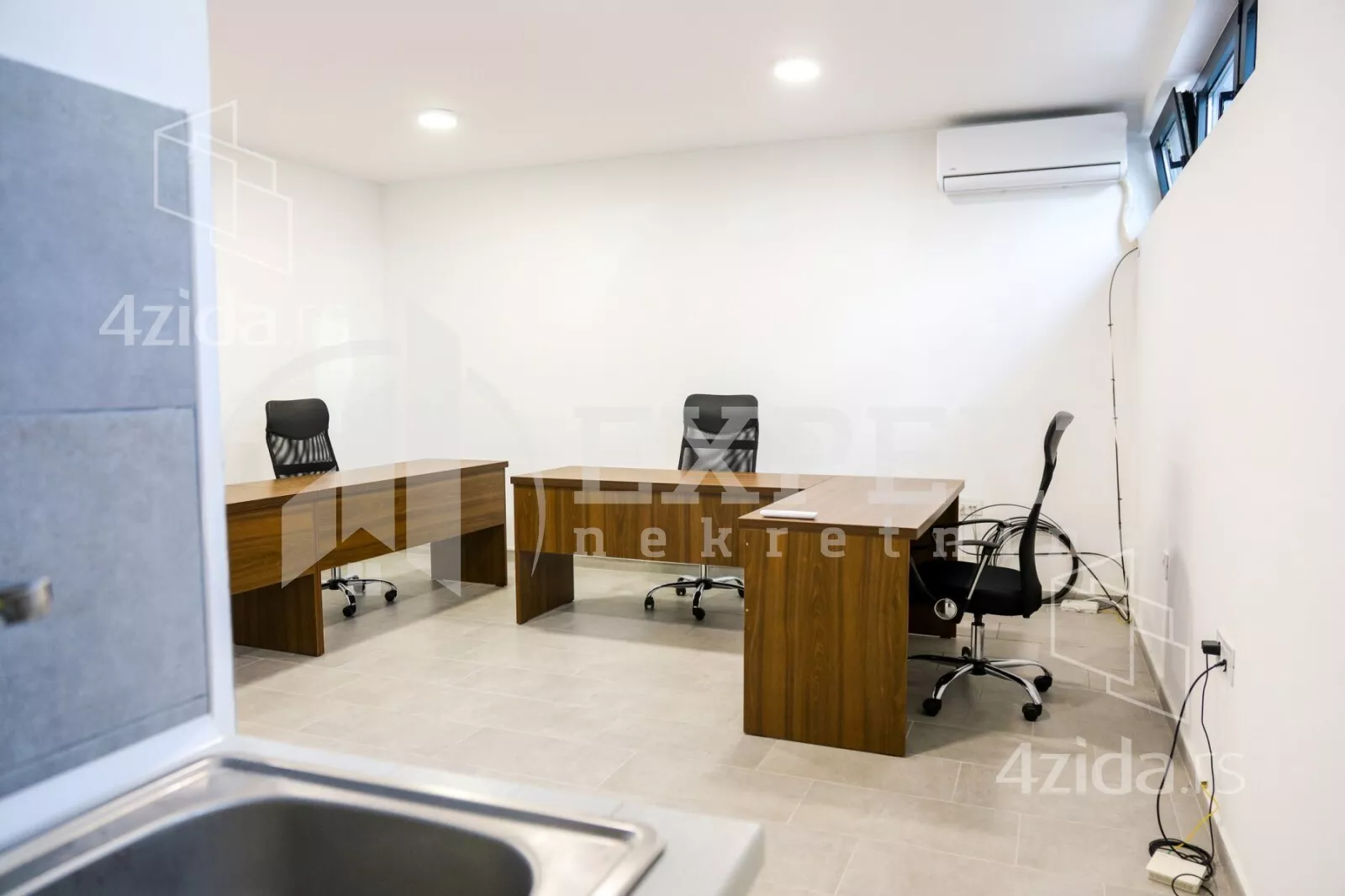 Lokal | 4zida