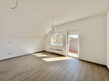 Mali Mokri Lug | 4zida.rs