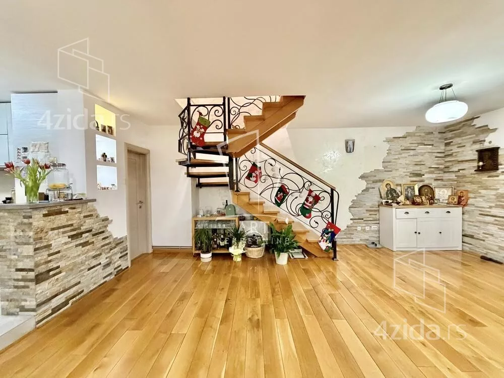 3-etažna kuća | 4zida