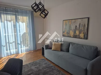 Lasla Gala | 4zida.rs