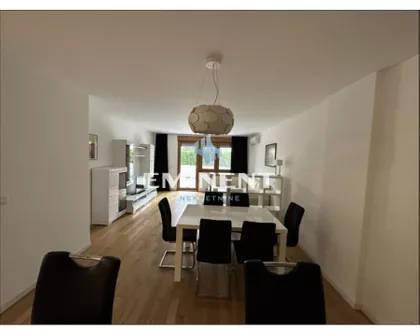 Uroša Martinovića | 4zida.rs