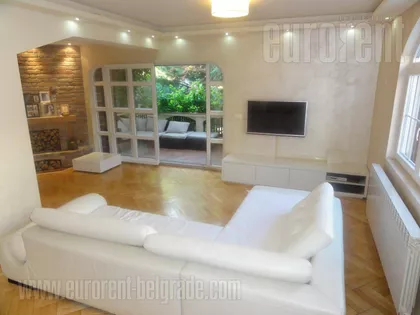 CRVENI KRST | 4zida.rs