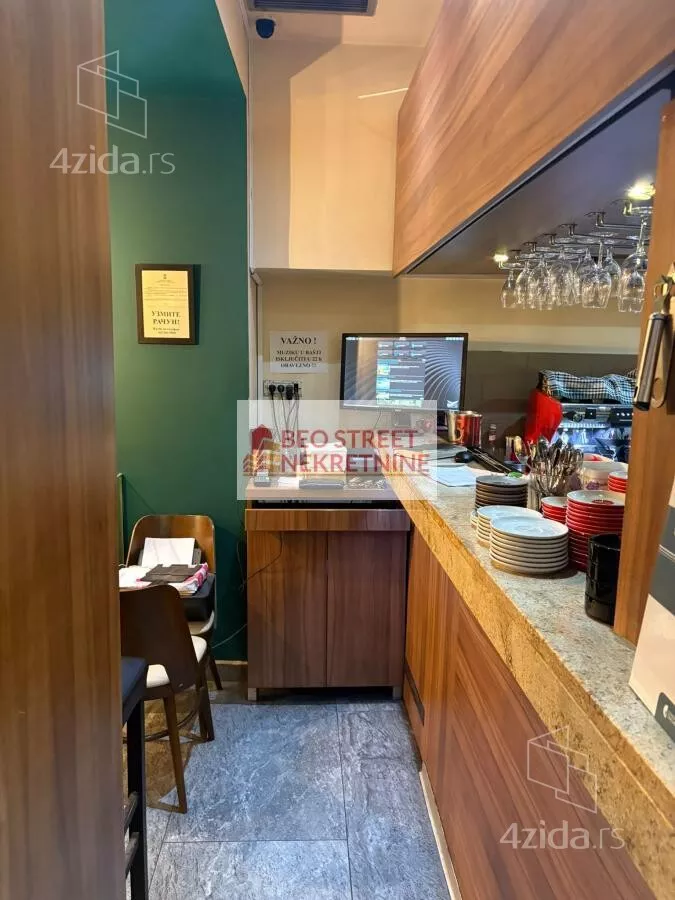 Poslovni prostor | 4zida