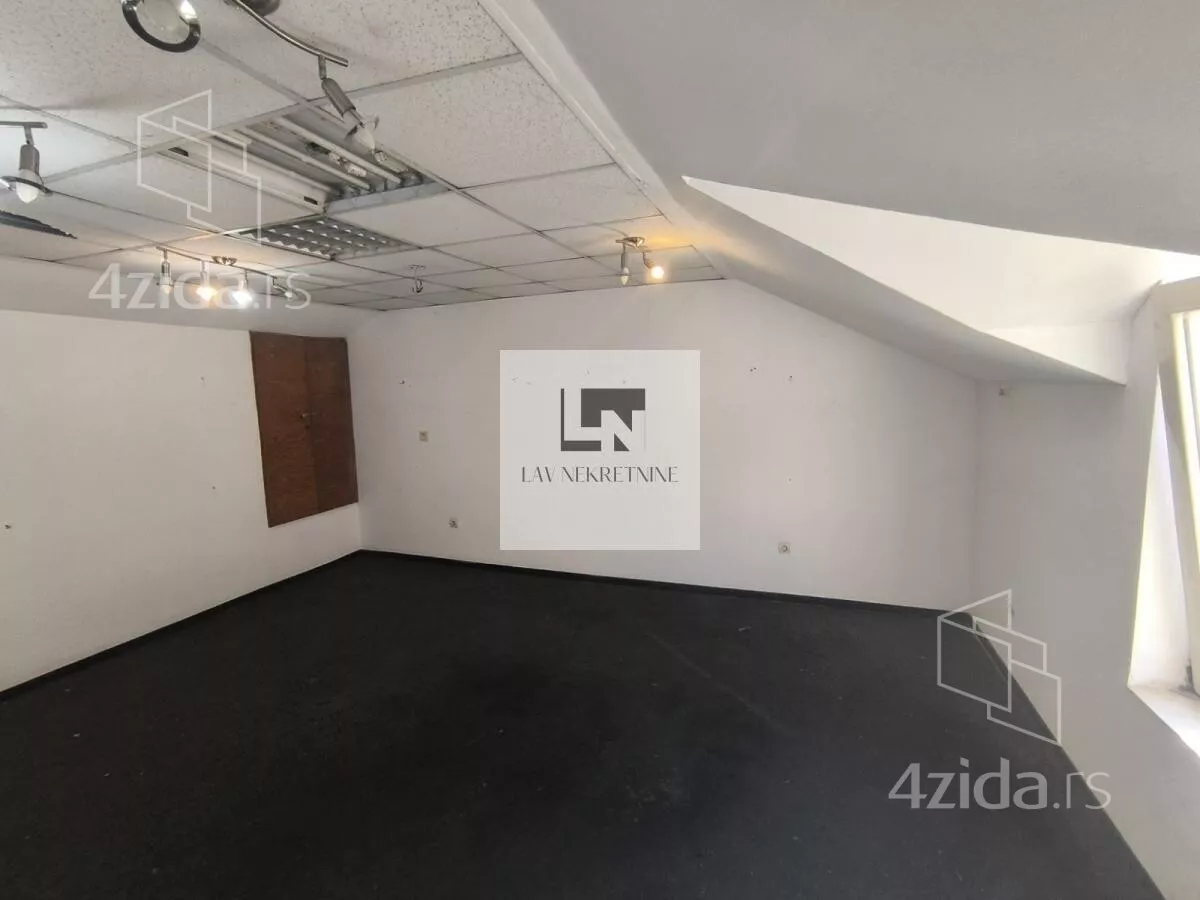 Lokal | 4zida