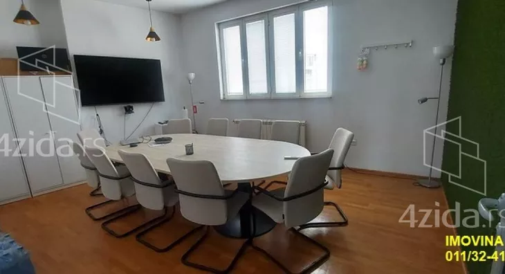 Šestosoban stan | 4zida