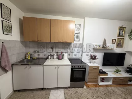 Radnih brigada | 4zida.rs