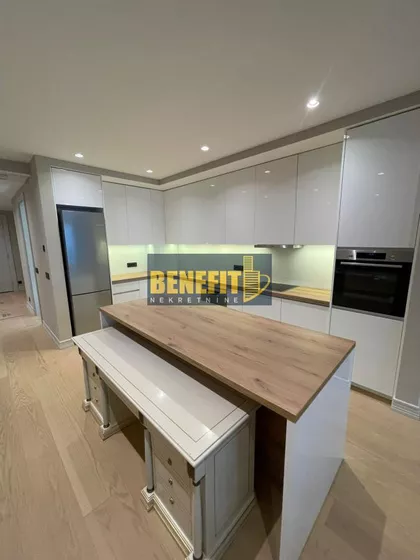 Crveni Krst Vračar | 4zida.rs