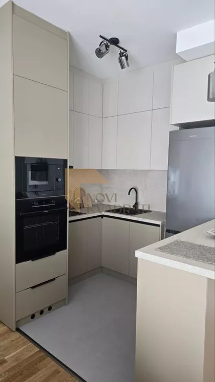 Cara Dušana | 4zida.rs