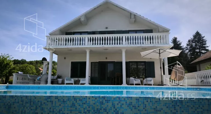 3-etažna kuća | 4zida