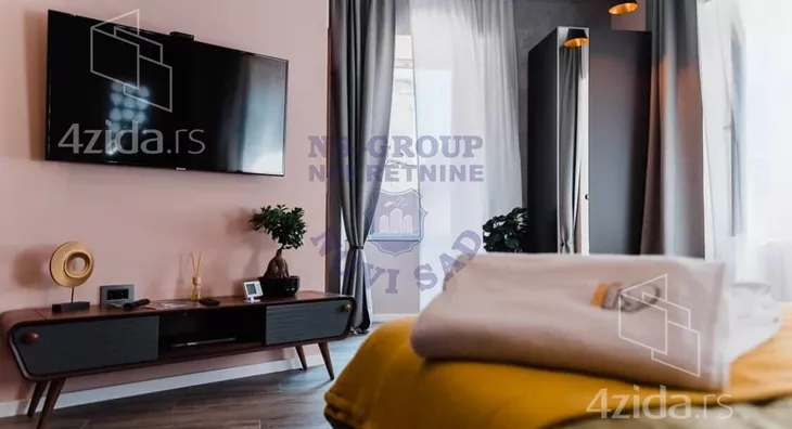 Šestosoban stan | 4zida