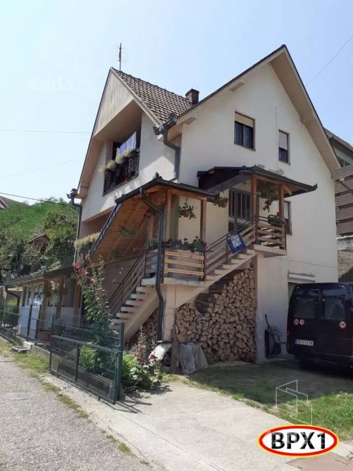 3-etažna kuća | 4zida