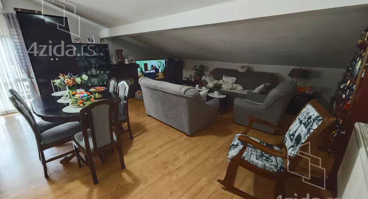 Dvoiposoban stan | 4zida