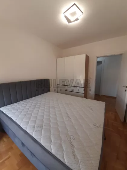 Prvomajska | 4zida.rs