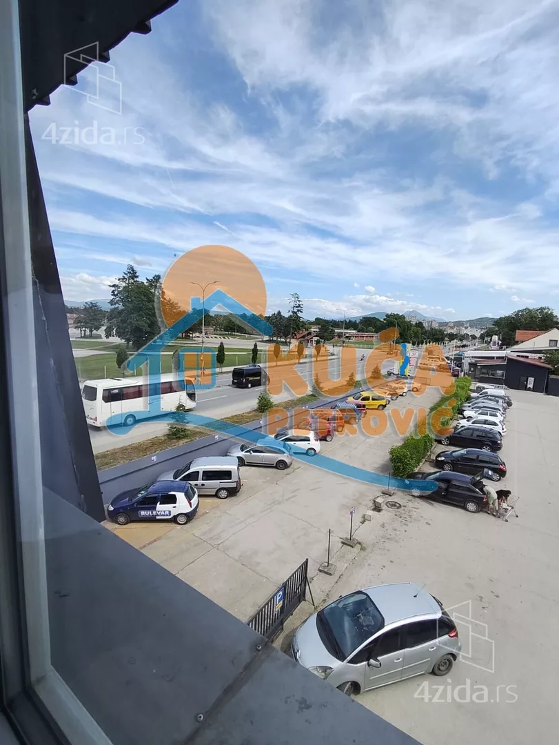 Lokal | 4zida