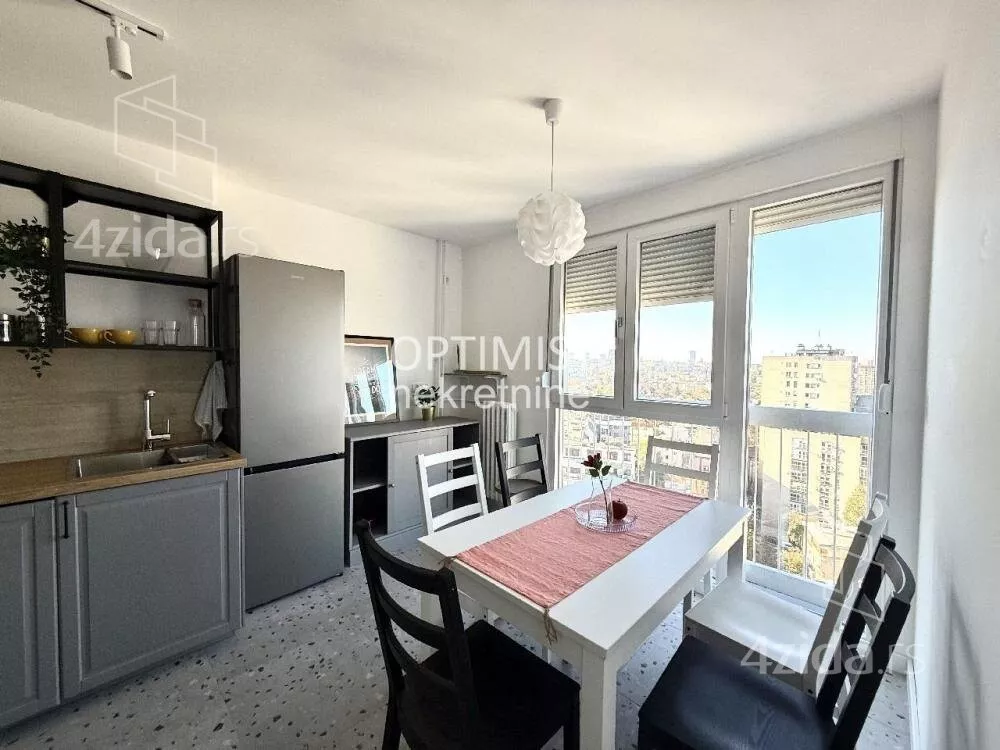 Petosoban stan | 4zida