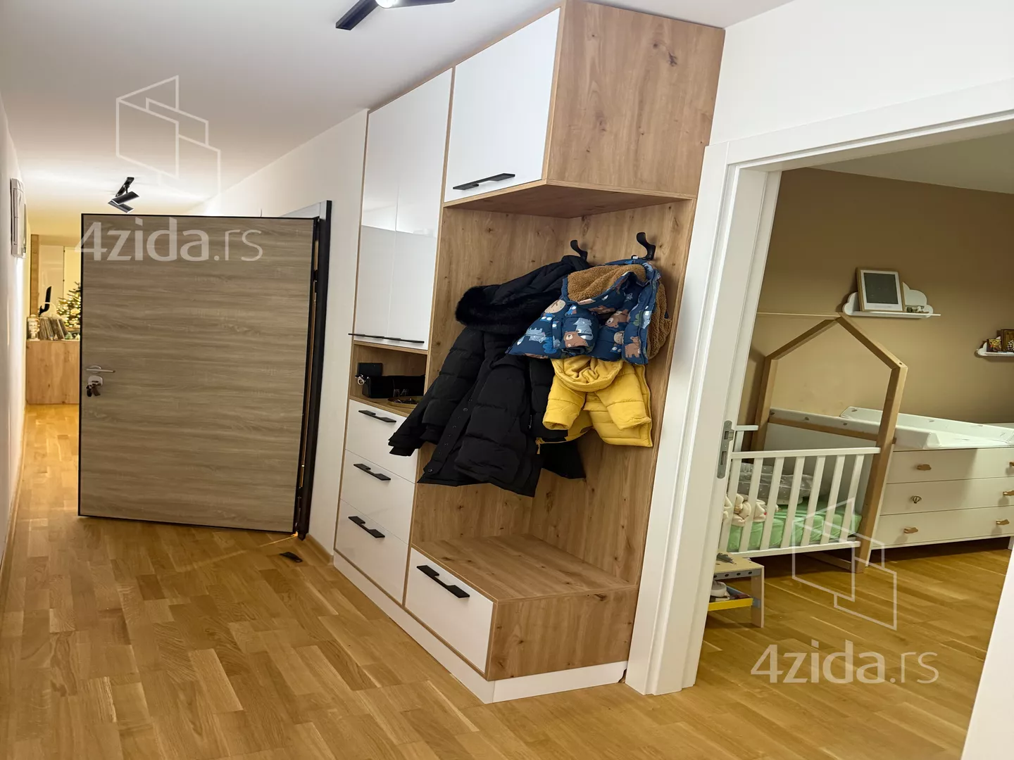 Troiposoban stan | 4zida