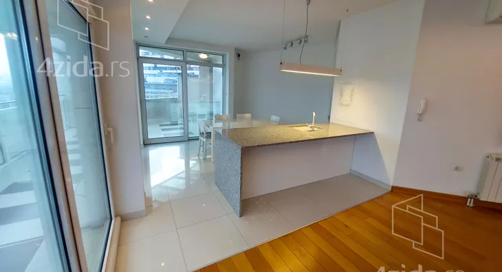 Petosoban stan | 4zida