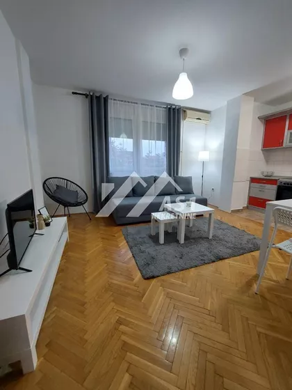 Trg majke Jevrosime | 4zida.rs