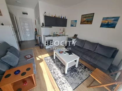 Vase Ostojića | 4zida.rs