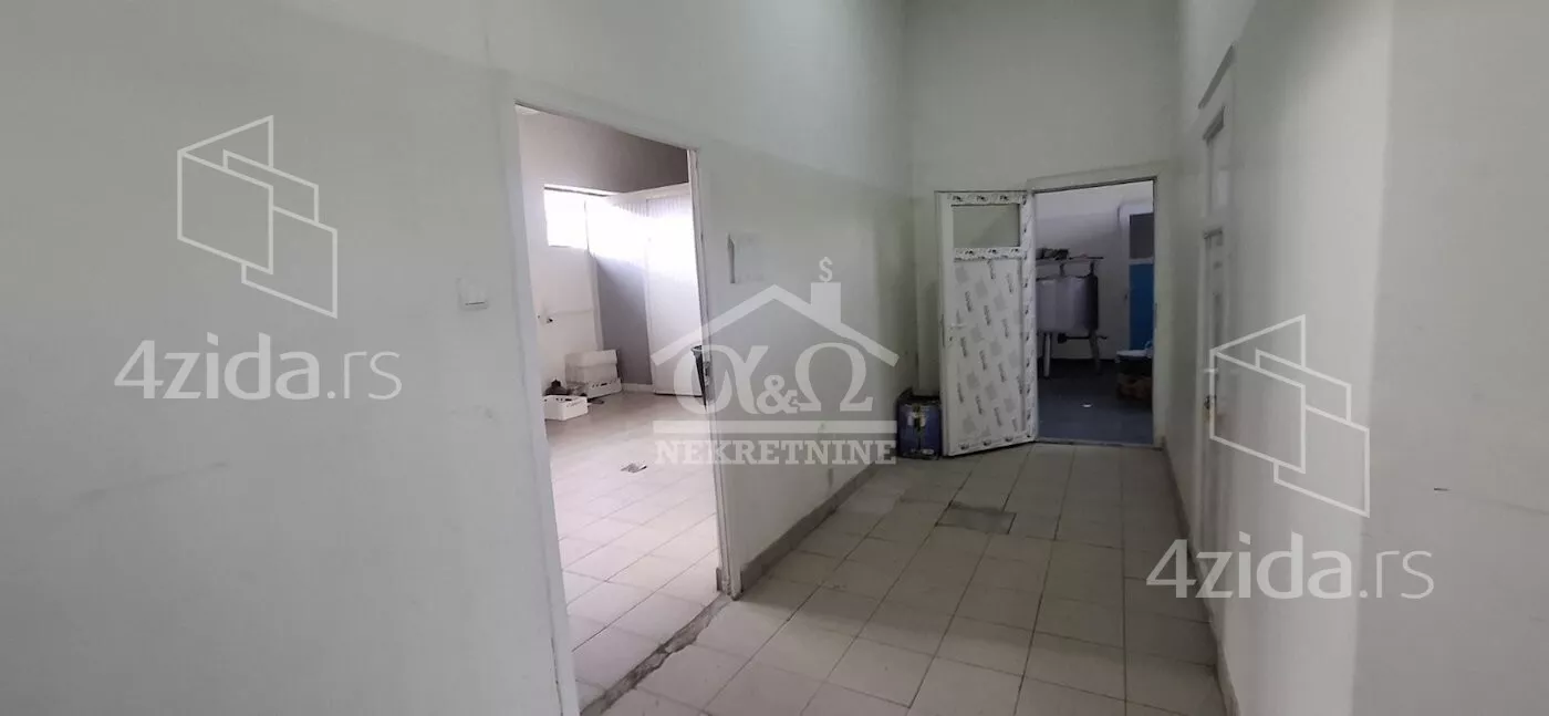 Poslovna zgrada | 4zida