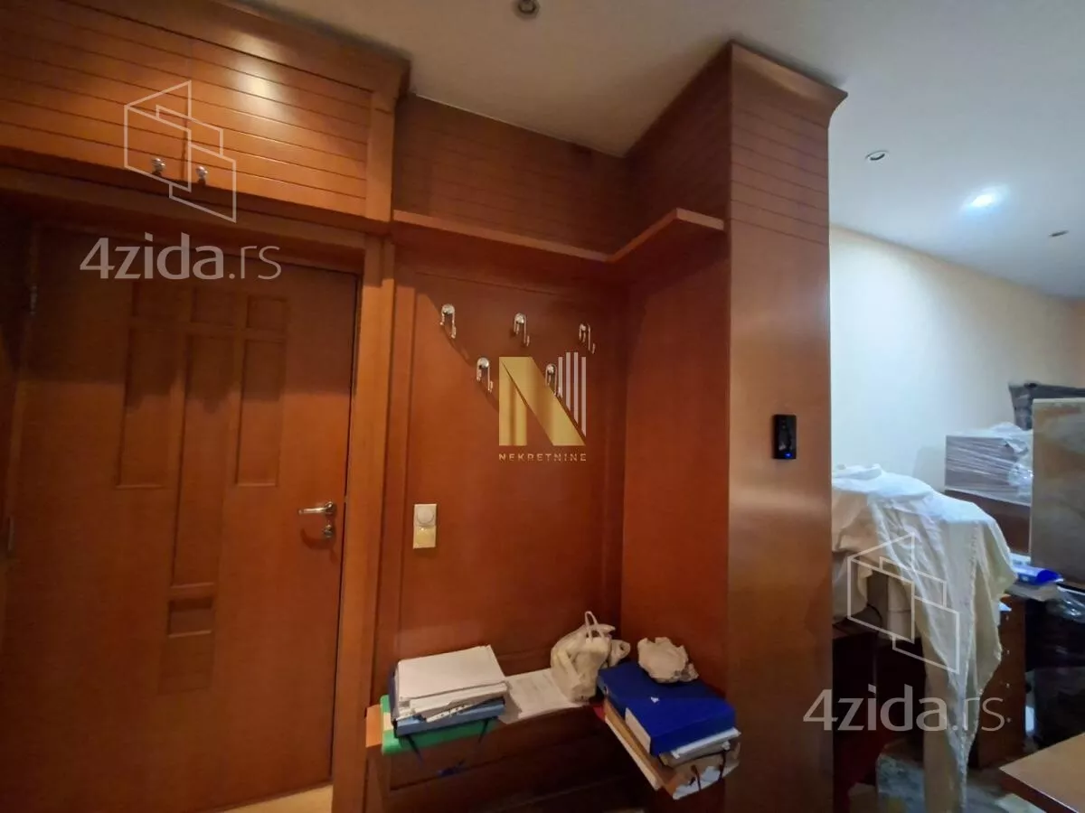 Lokal | 4zida